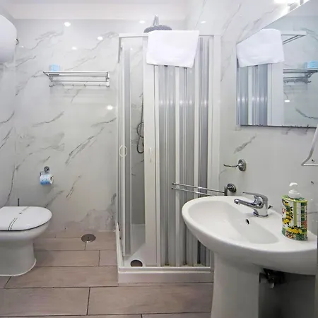 Dimora di Antonietta Room - near Train Station&Wi-Fi-3